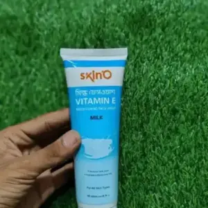 skin’O Vitamin E Brigthening Facewash (Milk)